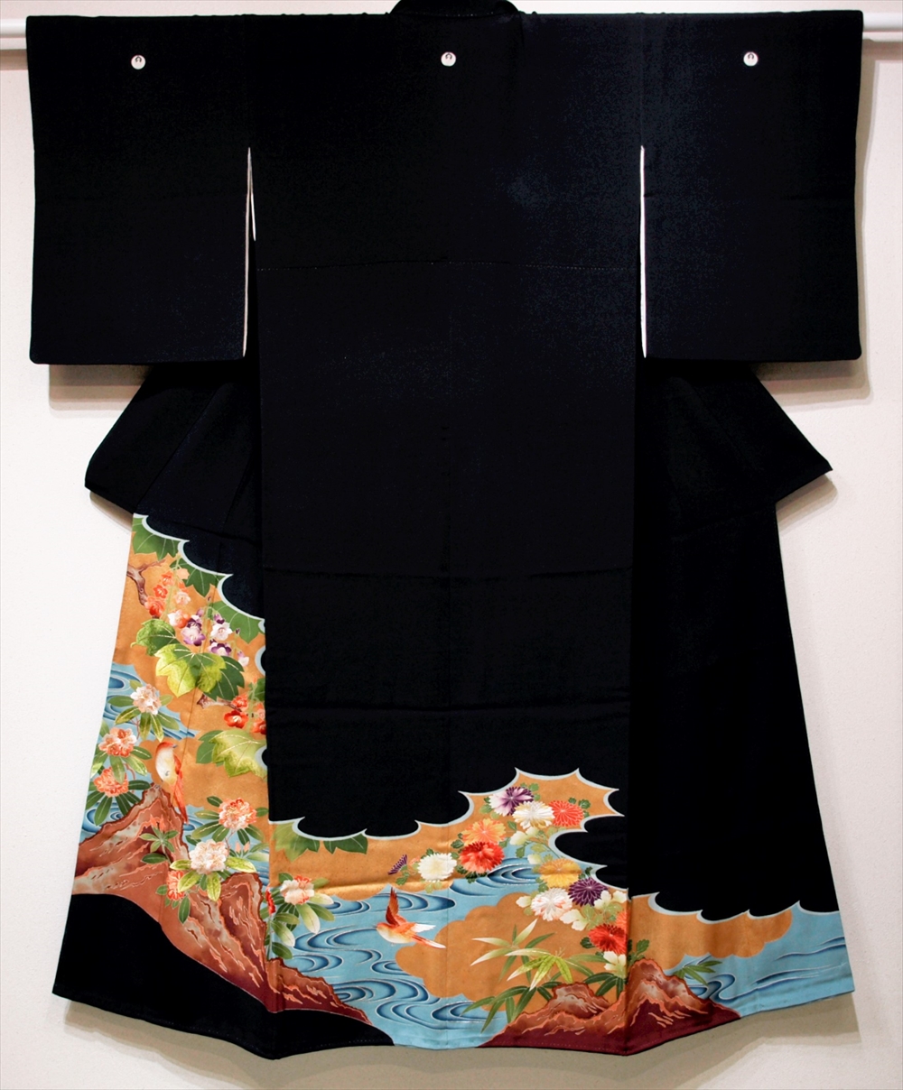 着物 破格・お買い得品コーナー ＞ リサイクル着物 黒留袖 刺繍 石楠花 