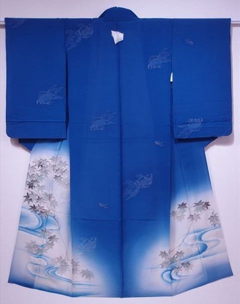 弓岡コレクション ＞ アンティーク着物 単絽裾柄 金魚地紋 流水に楓
